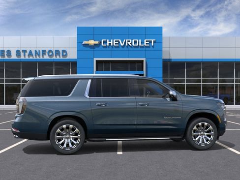 New 2026 Chevrolet Suburban Premier w/ Sun And Tow Package AWD/4WD image 5