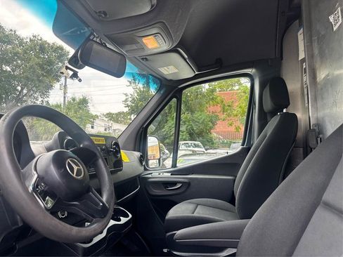Used 2019 Mercedes-Benz Sprinter 170 image 9