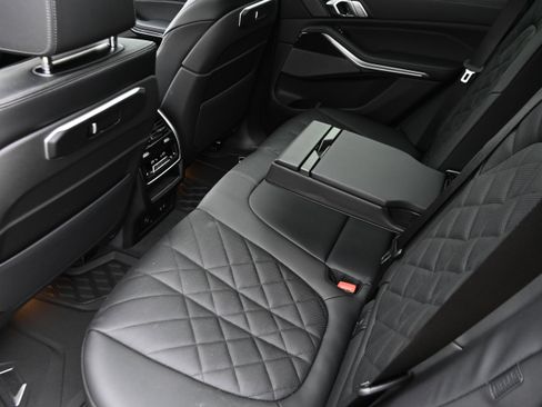 Used 2026 BMW X5 xDrive40i w/ M Sport Package image 11