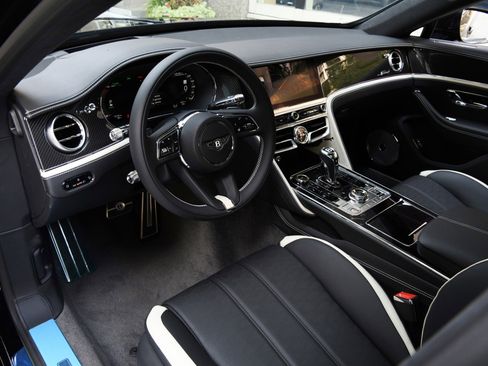 New 2026 Bentley Flying Spur Plug-In Hybrid image 13