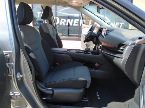 Used 2023 Nissan Rogue SV FWD image 9