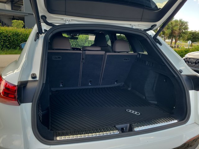 Certified 2025 Audi Q5 Premium Plus w/ Premium Plus AWD/4WD image 8