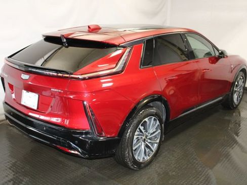 Certified 2024 Cadillac Lyriq Sport w/ LPO, Floor Liner Package AWD/4WD image 4