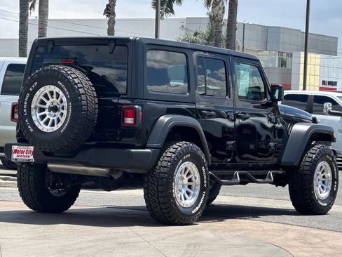 Used 2025 Jeep Wrangler Unlimited Sport AWD/4WD image 4