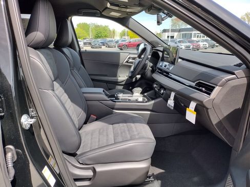 New 2026 Mitsubishi Outlander LE AWD/4WD image 11
