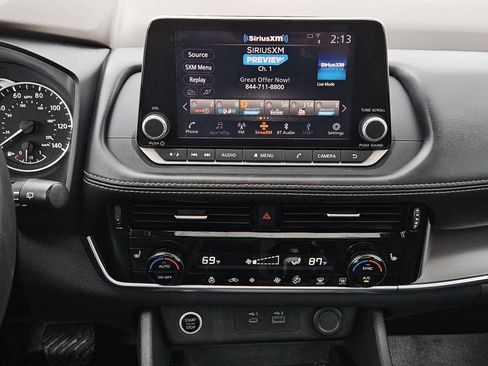 Used 2023 Nissan Rogue SV w/ SV Premium Package image 12