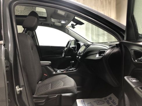 Used 2019 Chevrolet Equinox LT w/ Sun & Navigation Package image 14