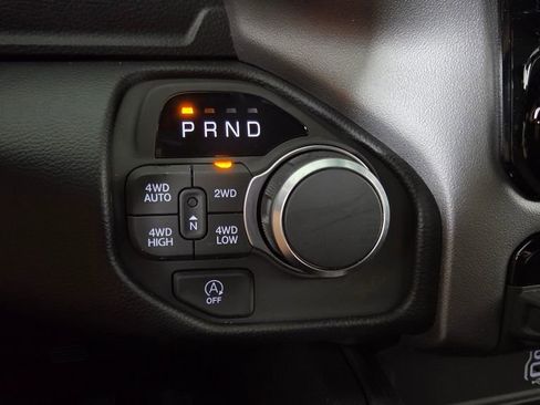 New 2026 RAM 1500 4x4 Crew Cab image 18