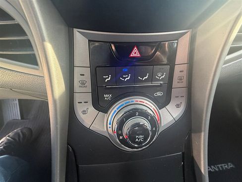 Used 2013 Hyundai Elantra GLS w/ Preferred Pkg FWD image 19