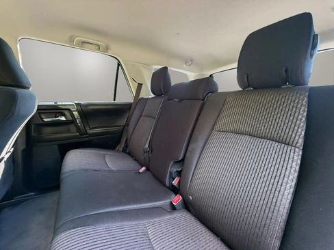 Used 2018 Toyota 4Runner TRD Off-Road AWD/4WD image 20