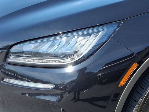 Certified 2023 Lincoln Corsair AWD image 9