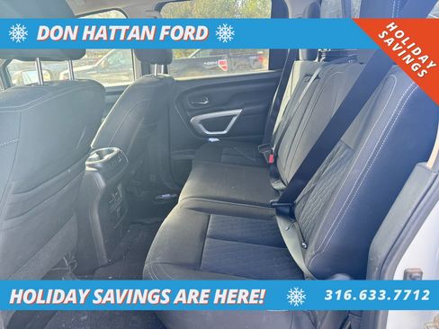 Used 2017 Nissan Titan SV image 6