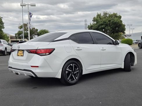Used 2025 Nissan Sentra SV FWD image 4
