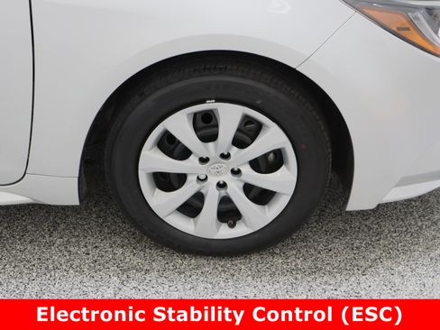 Certified 2023 Toyota Corolla LE image 5