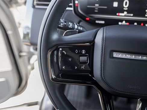 Used 2024 Land Rover Range Rover Sport Dynamic SE image 16