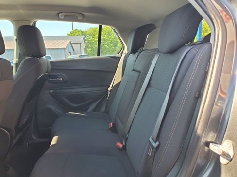 Used 2019 Chevrolet Trax LS AWD/4WD image 20