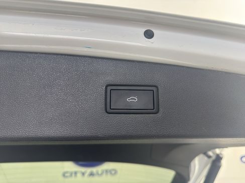 Used 2024 Volkswagen Tiguan SE FWD image 36