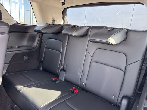 New 2026 Nissan Pathfinder Platinum image 35