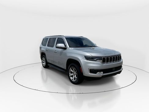 Used 2022 Jeep Wagoneer Series I w/ Premium Group I RWD image 2