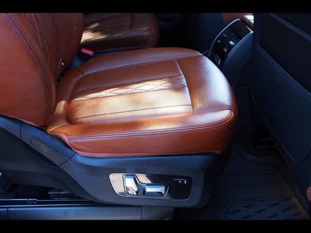 Used 2022 BMW X7 xDrive40i w/ Executive Package AWD/4WD image 38