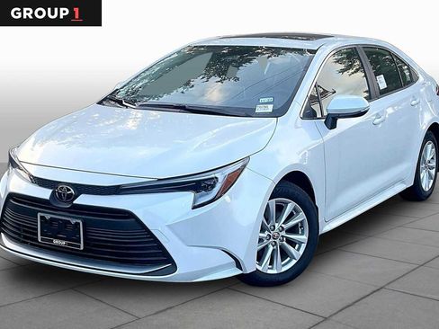 Used 2026 Toyota Corolla XLE FWD image 1