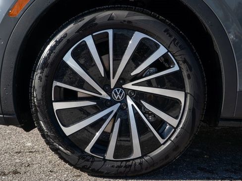 New 2025 Volkswagen ID.4 Pro image 7