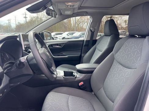 Used 2023 Toyota RAV4 XLE w/ Convenience Package image 2