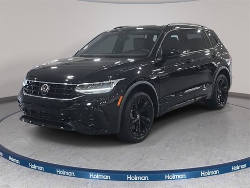 Used 2024 Volkswagen Tiguan SE R-Line image 1
