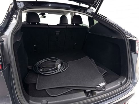 Used 2023 Tesla Model Y 2WD image 33