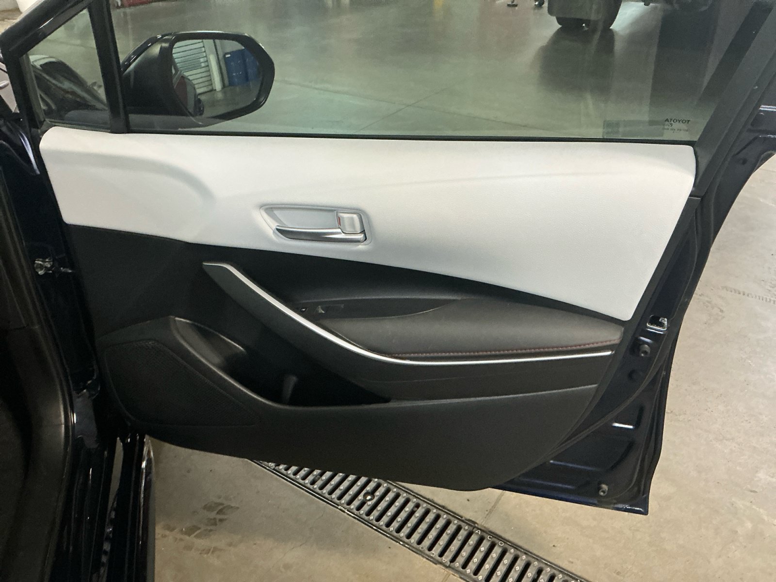 Used 2024 Toyota Corolla SE FWD image 16