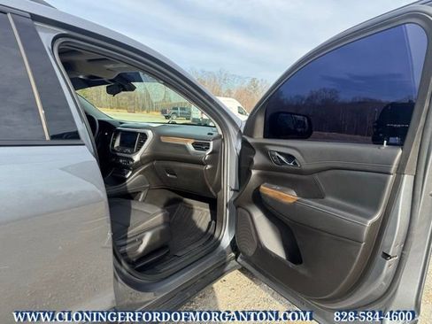 Used 2022 GMC Acadia SLE w/ Driver Convenience Package image 18