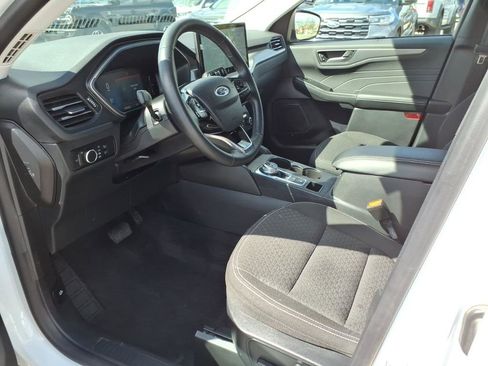 Used 2024 Ford Escape Active w/ Tech Pack #1 AWD/4WD image 9