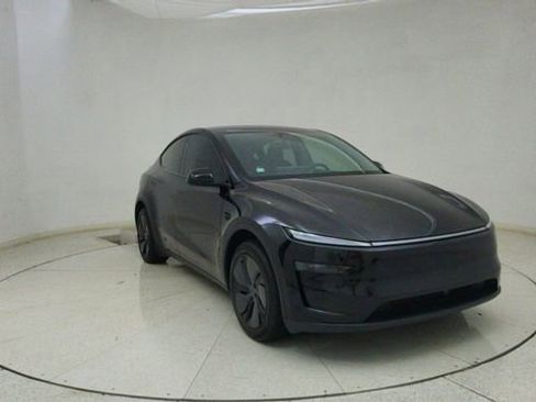 Used 2026 Tesla Model Y 2WD image 62