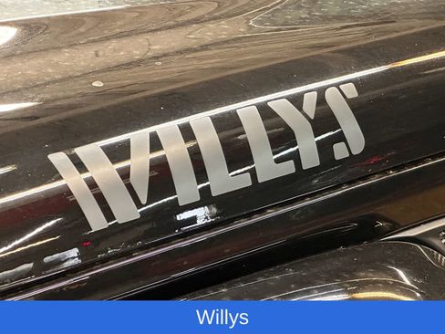 Used 2021 Jeep Gladiator Willys image 9