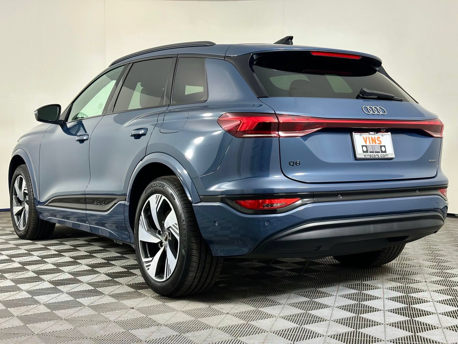 Used 2025 Audi Q6 e-tron Premium Plus w/ Premium Plus AWD/4WD image 39