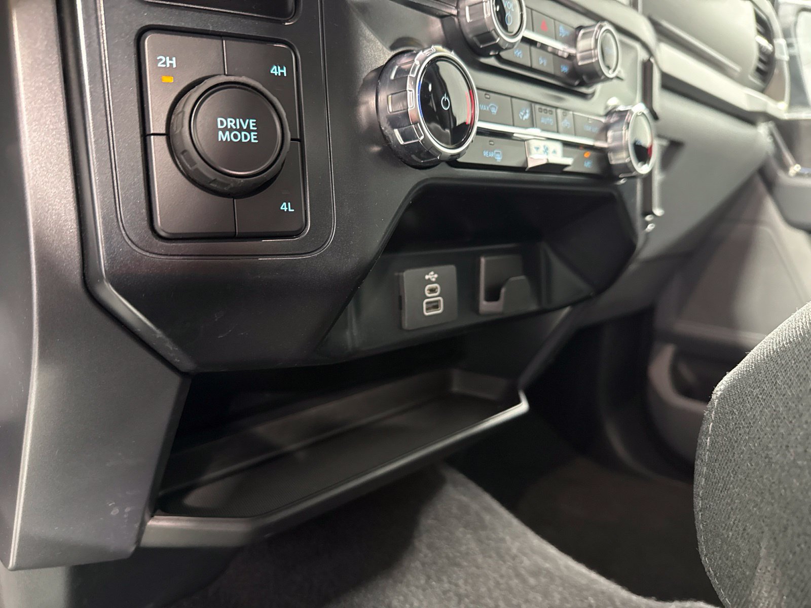 Used 2025 Ford F150 XLT w/ Equipment Group 301A Standard AWD/4WD image 40