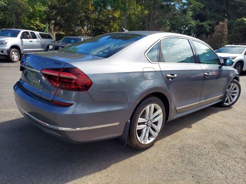 Used 2017 Volkswagen Passat 1.8T SE FWD image 4