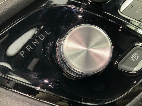 Used 2023 Chrysler Pacifica Touring-L w/ S Appearance Package image 21