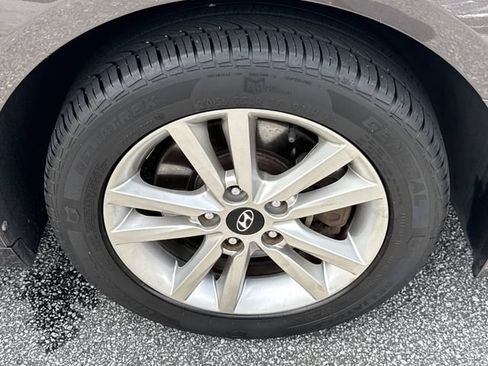 Used 2017 Hyundai Sonata SE FWD image 12