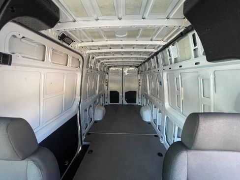 Used 2023 Mercedes-Benz Sprinter 2500 image 28