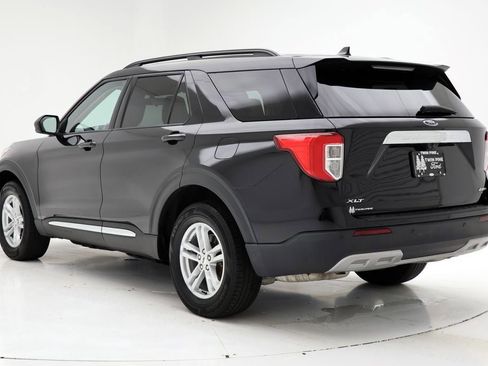 Used 2022 Ford Explorer XLT w/ Equipment Group 202A image 8