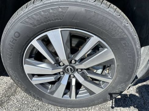 Used 2023 Nissan Pathfinder SL AWD/4WD image 20
