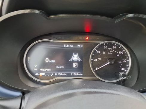Used 2024 Nissan Versa SV w/ Trunk Package FWD image 20