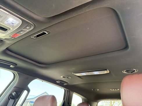 Used 2024 Kia Telluride EX w/ EX Captain's Chair Package FWD image 4