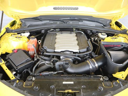 Used 2017 Chevrolet Camaro SS RWD image 39
