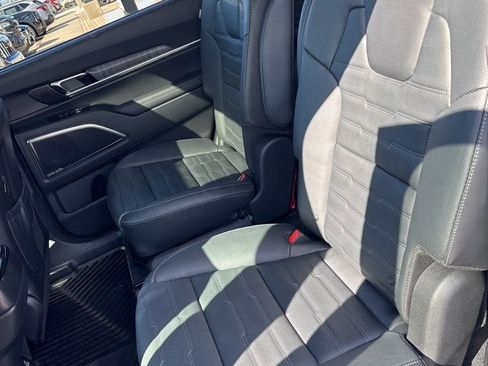 Used 2025 Kia Telluride SX Prestige image 26