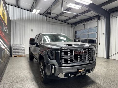 Used 2025 GMC Sierra 2500 Denali w/ Denali Reserve Package AWD/4WD image 16