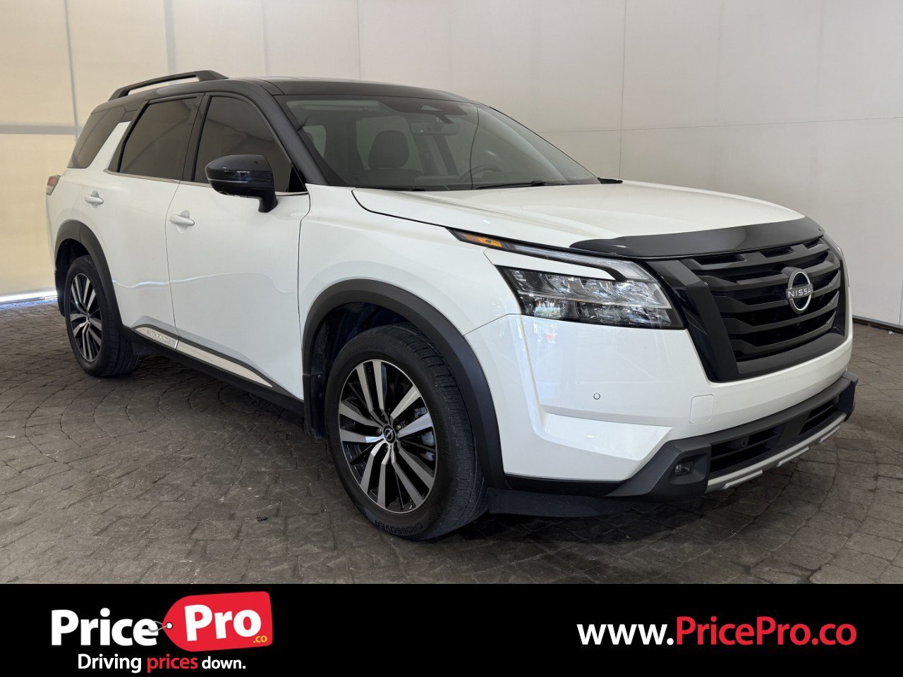 Used 2023 Nissan Pathfinder Platinum AWD/4WD image 1