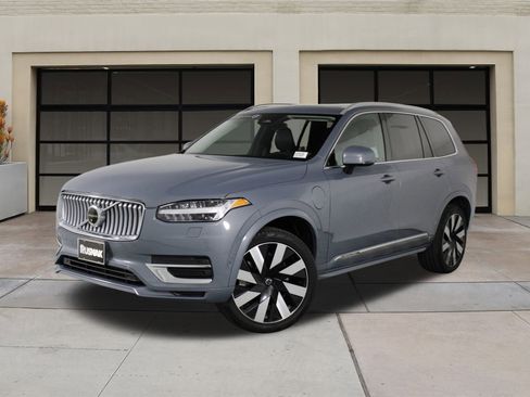 Certified 2023 Volvo XC90 T8 Ultimate image 3