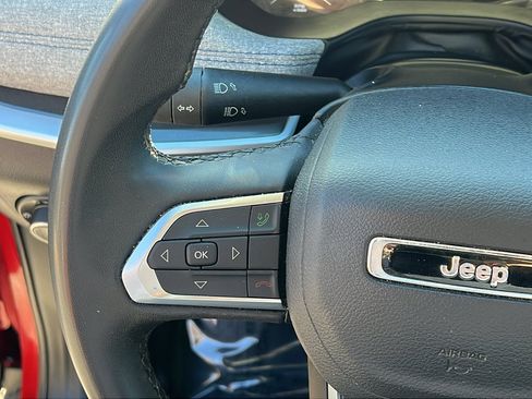 Used 2024 Jeep Compass Latitude image 27